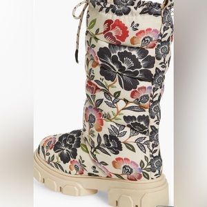 Brand new in box with tags. Warm and comfortable. Size 8